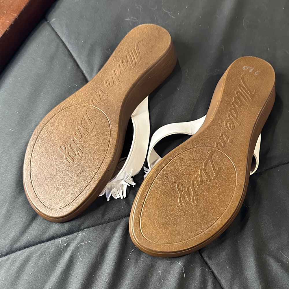 Toscanella White Floral Women's Sandals - Picture 6 of 8